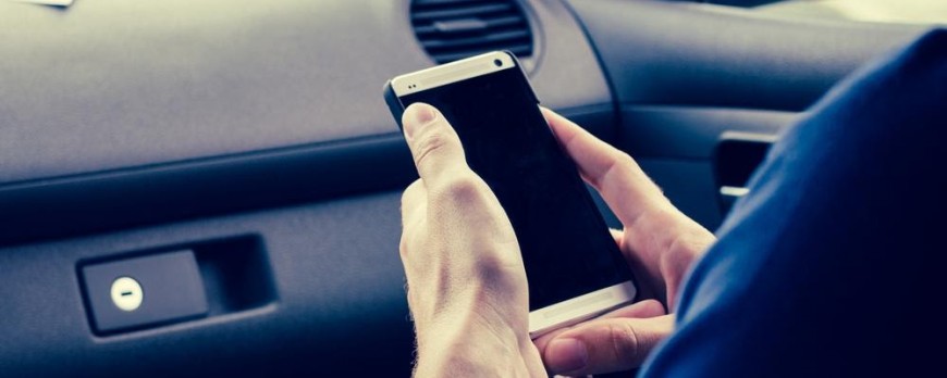 ¿Cómo tener una buena conexión en tu móvil para usar de manera óptima los accesorios de tu coche?